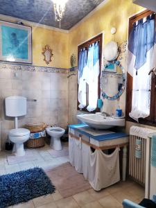 Gallery image of Art B&B La Casa del Pittore in Revine Lago