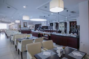 Restaurace v ubytování Almyra Resort