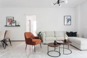 Posedenie v ubytovaní Splendid 3BR Apartment close to Olympic Stadium