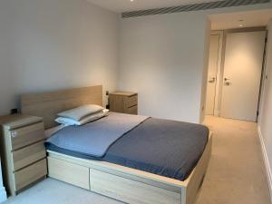 Photo de la galerie de l'établissement Stylish 2 Bed Flats Near US Embassy, à Londres