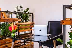 Istumisnurk majutusasutuses In the Shade Hotel - Coworking - 300Mbit - Adults Only