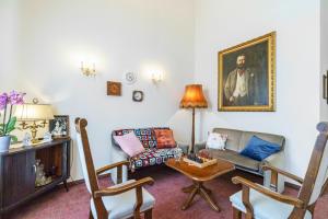 Posezení v ubytování Tante ALMA's Kölner Hotel