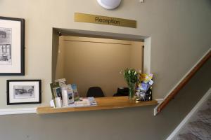 The lobby or reception area at Ormonde House Hotel 