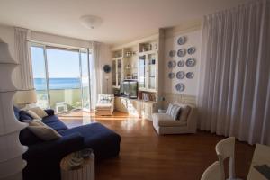 Χώρος καθιστικού στο Splendido appartamento fronte mare con box doppio