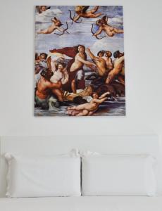 uma pintura de uma pintura de teorias dos deuses em Eletta Guest House em Roma