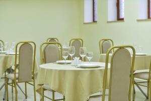 Restoran või mõni muu söögikoht majutusasutuses Welcome Inn Hotel