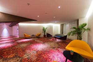 The Fern Residency, Jamnagar的休息区