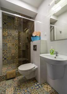 Kylpyhuone majoituspaikassa Stok i Bania