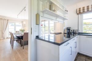 Kuchyň nebo kuchyňský kout v ubytování Landhaus Tinnumburg