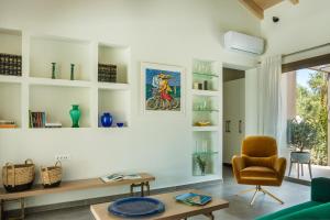 A seating area at Villa JOYANA