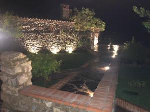 Vonkajšia záhrada v ubytovaní Casa rural La Tahona del abuelo TR CC 00344