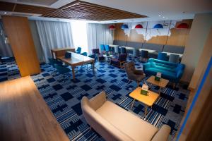 Uma área de estar em Holiday Inn - Aktau - Seaside by IHG