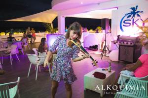 入住HOTEL ALKQUIMIA的客人
