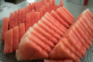 Makanan di atau berdekatan hotel