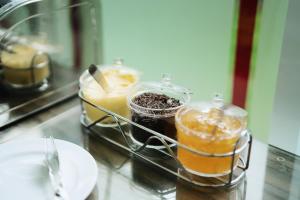 Makanan di atau berdekatan hotel