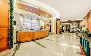 Vstupní hala nebo recepce v ubytování Greenhills Elan Hotel Modern - Newly Renovated