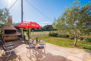Vonkajšia záhrada v ubytovaní Apartment Samac + 32 fotografií