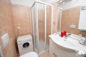 Kúpeľňa v ubytovaní Appartamento Garden Ville + 21 fotografií