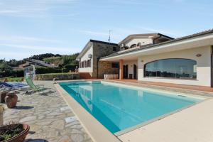 Foto de la galería de 4 bedrooms villa with private pool sauna and enclosed garden at Castellaccio en Montenero