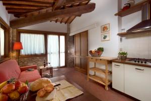 A kitchen or kitchenette at Agriturismo Le Macie