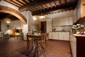 A kitchen or kitchenette at Agriturismo Le Macie