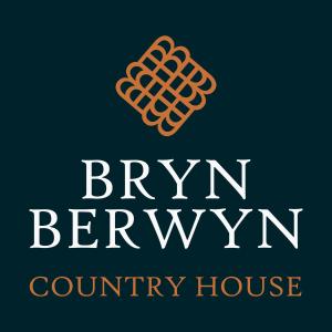 una representación del logotipo de la casa del condado Brewney en Bryn Berwyn Country House Tresaith en Penbryn