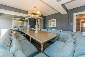 Posezení v ubytování Ocean View,Kinsale, Hosted by Exquisite holiday homes, sleeps 22