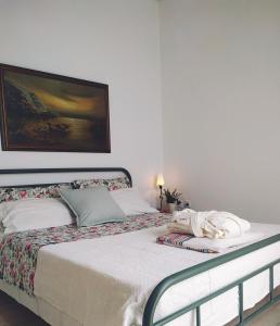 A bed or beds in a room at Emily`s vacation house