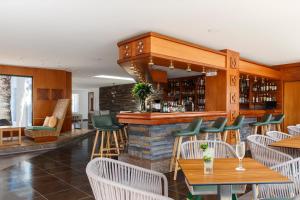Ο χώρος του lounge ή του μπαρ στο LINDOS GARDENS RESORT COMPLEX