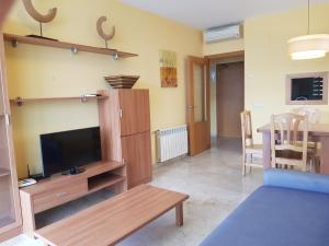 TV a/nebo společenská místnost v ubytování Paraiso Lido-Fincas Benidorm