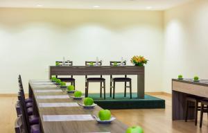 Бизнес-центр и/или конференц-зал в Hotel & Spa S'Entrador Playa