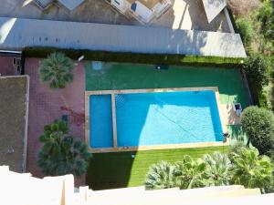 Uma vista da piscina em Apartamentos Mariscal VII ou nos arredores