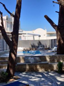 Bazén v ubytovaní Villa Pefka, By Hellocrete alebo v jeho blízkosti