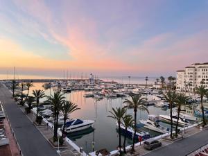 Foto dalla galleria di Villa La Palmeraie Puerto de la Duquesa a Manilva