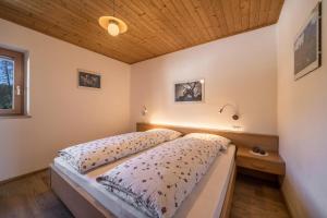 Posteľ alebo postele v izbe v ubytovaní Ferienwohnung Mittager Edelweiss