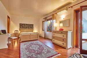 A kitchen or kitchenette at Villa Morenanoemi - private pool