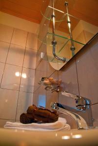 A bathroom at Iliovasilema Hotel