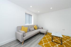 Χώρος καθιστικού στο Adbolton House Apartments - Sleek, Stylish, Brand New & Low Carbon