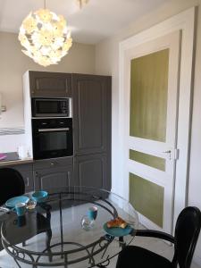 Dapur atau dapur kecil di Cosy Aix