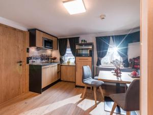 A cozinha ou kitchenette de Dorfkaiser Appartements