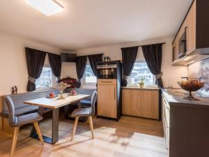 A cozinha ou kitchenette de Dorfkaiser Appartements