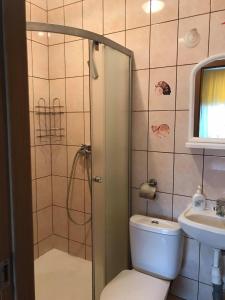 Kylpyhuone majoituspaikassa Rooms for Rent near Vilnius