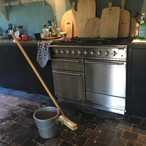 Kuchyň nebo kuchyňský kout v ubytování La Gotale - Maison d' Amis