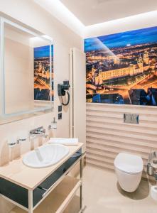 Koupelna v ubytování Sky Hotel Kraków