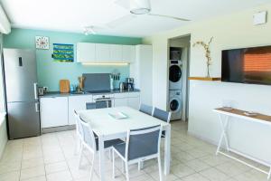 Una cocina o cocineta en Kaz O'Rocher - Sea View Appartements