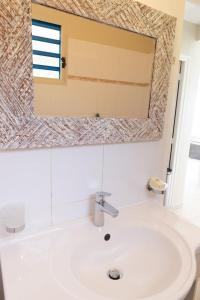 Un baño de Kaz O'Rocher - Sea View Appartements