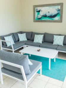 Un lugar para sentarse en Kaz O'Rocher - Sea View Appartements