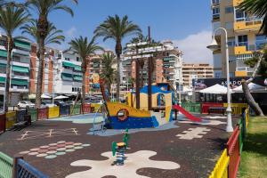 Kawasan permainan kanak-kanak di Apartamento con vistas al mar recién renovado - Montevideo Beach
