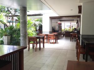 Restoran või mõni muu söögikoht majutusasutuses Evergreen Resort