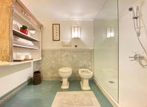 A bathroom at Gioielli Di Priori Még 17 kép